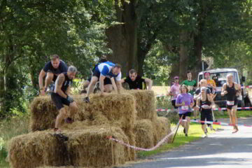 Strohballenhindernis beim Challenge-Run.